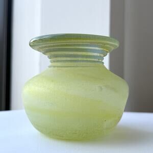 Seguso Vetri d'Arte Glass Murano Italy Scavo Vase Lime Green Frosted 3.25"x3.75"